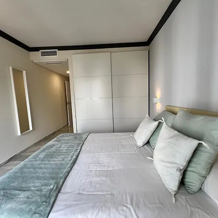 Jardines Del Puerto For Up To 6, Totally Refurbished 2025, Gardens, Pools, Garage, Wifi Marbella